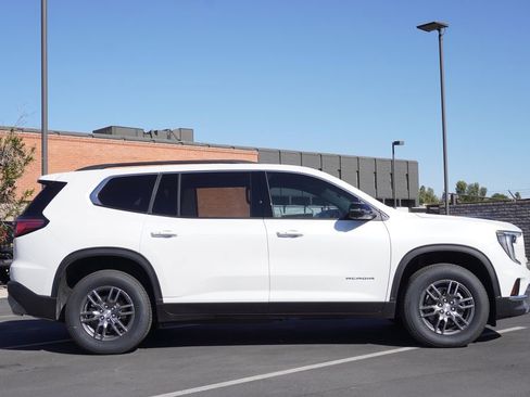 New 2025 GMC Acadia Elevation image 2