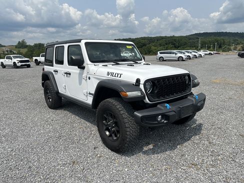 Used 2024 Jeep Wrangler Unlimited AWD/4WD image 8
