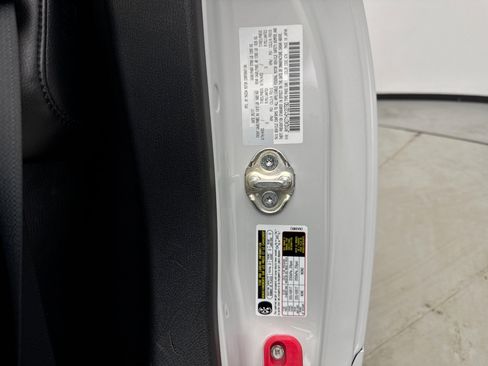 Used 2017 MAZDA MX-5 Miata Grand Touring image 9