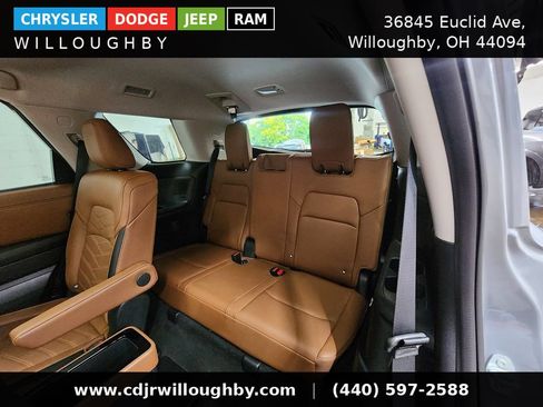 Used 2025 Nissan Pathfinder Platinum AWD/4WD image 34