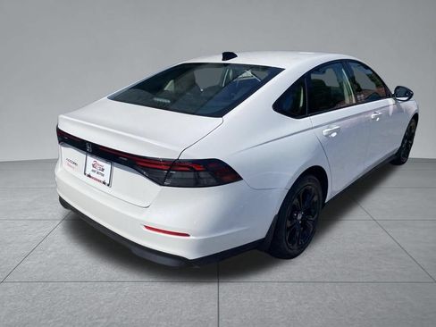 Used 2025 Honda Accord SE image 15