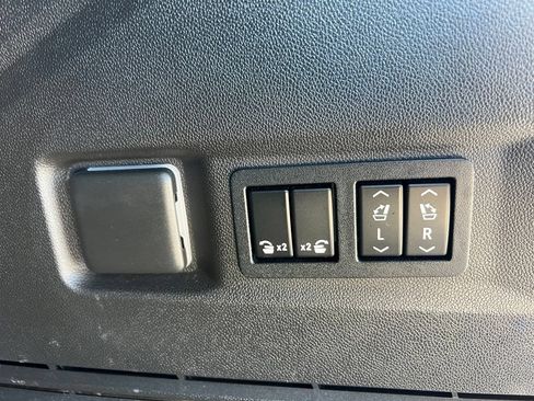 Used 2021 Chevrolet Tahoe RST w/ Luxury Package AWD/4WD image 29