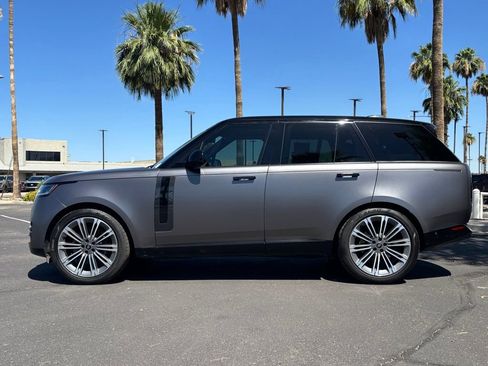 Used 2023 Land Rover Range Rover SE AWD/4WD image 3