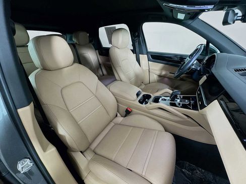 Used 2023 Porsche Cayenne image 58