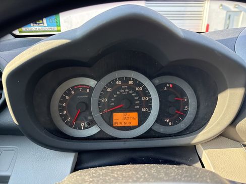 Used 2012 Toyota RAV4 4WD image 23