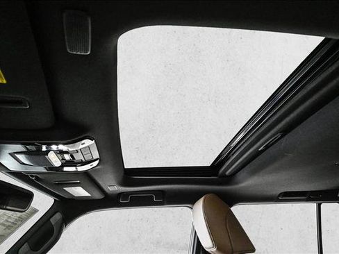 Used 2025 Lexus GX 550 w/ Accessory Package (2T) image 16