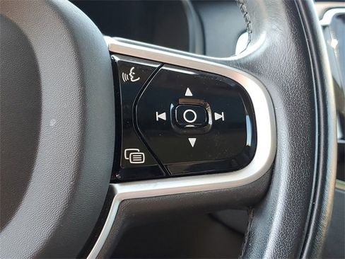 Used 2021 Volvo XC90 T6 Momentum w/ Advanced Package image 12