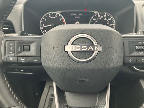 Used 2025 Nissan Rogue SV FWD image 15