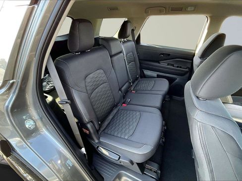 New 2026 Nissan Pathfinder SV image 10