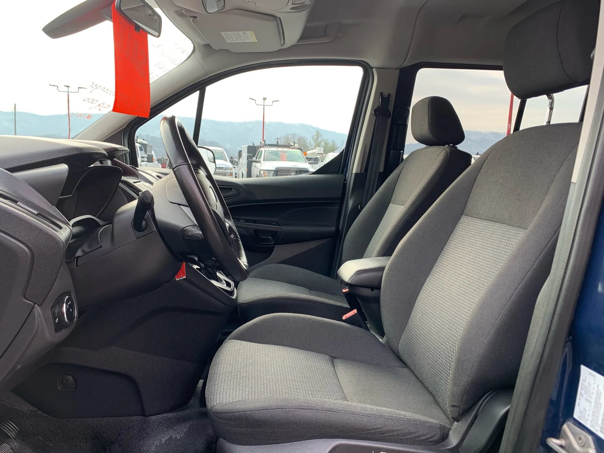 Used 2016 Ford Transit Connect XL FWD image 9