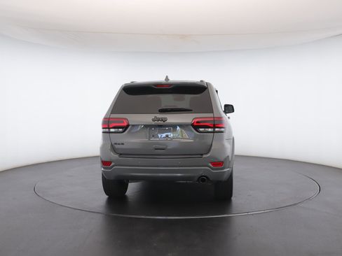 Used 2020 Jeep Grand Cherokee Altitude image 25