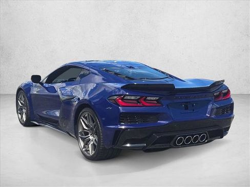 Used 2025 Chevrolet Corvette Z06 RWD image 8