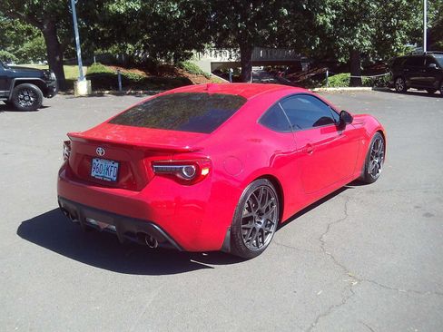 Used 2017 Toyota 86 RWD image 5