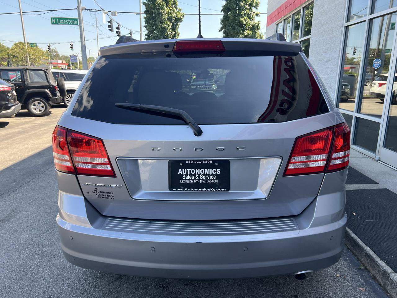 Used 2020 Dodge Journey SE FWD image 6