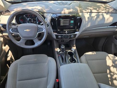 Used 2018 Chevrolet Traverse LT w/ LPO, Blackout Package AWD/4WD image 9