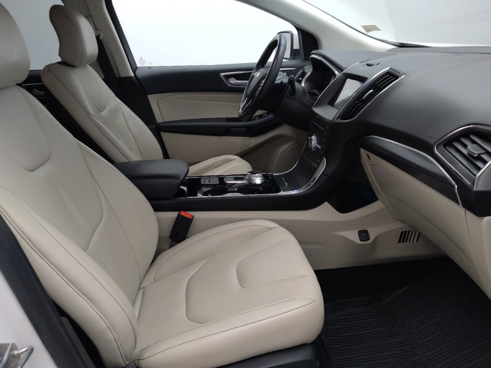 Used 2019 Ford Edge Titanium w/ Cold Weather Package AWD/4WD image 21