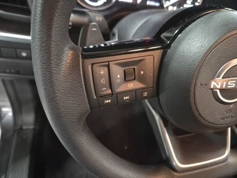 Used 2023 Nissan Rogue SV image 19