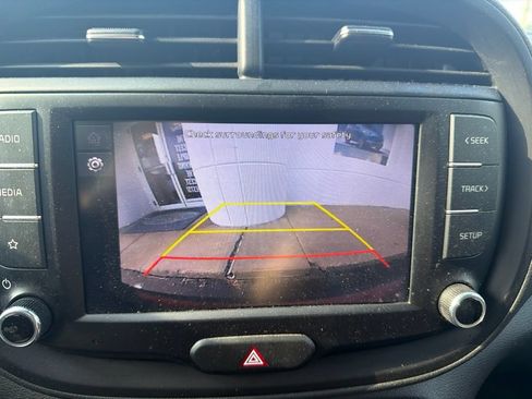 Used 2023 Kia Soul LX FWD image 12