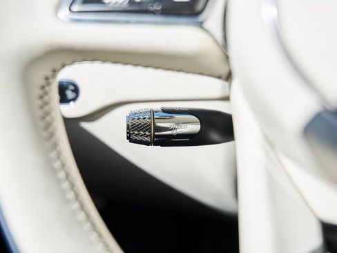 Used 2024 Bentley Flying Spur V8 image 56