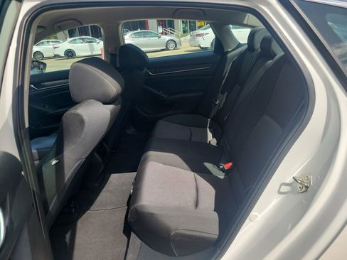 Used 2018 Honda Accord LX image 17