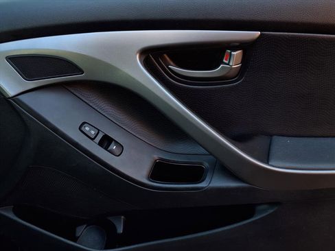 Used 2013 Hyundai Elantra Limited w/ Technology Pkg image 24