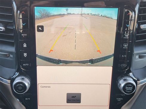 Used 2022 RAM 1500 Laramie w/ Laramie Southwest Edition image 18