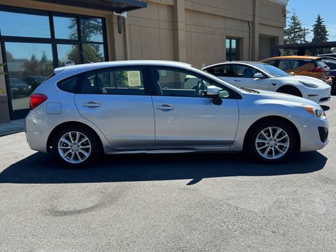 Used 2014 Subaru Impreza 2.0i Premium w/ Popular Package #1 AWD/4WD image 8