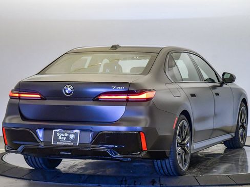 New 2026 BMW 740i w/ Premium Package image 5