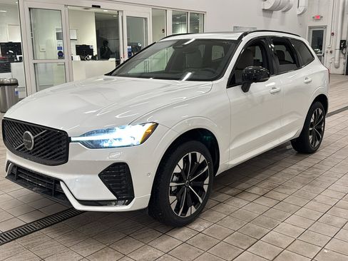 New 2026 Volvo XC60 B5 Plus w/ Climate Package AWD/4WD image 9