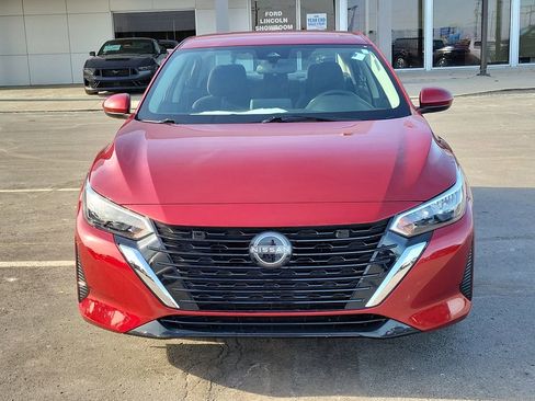 Used 2024 Nissan Sentra SV image 2