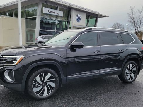 Used 2025 Volkswagen Atlas SEL image 1