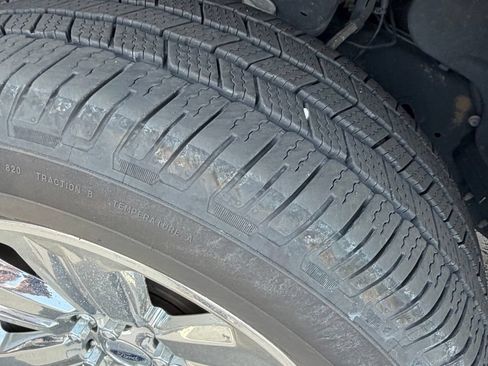 Used 2018 Ford F150 XLT w/ Equipment Group 302A Luxury AWD/4WD image 9
