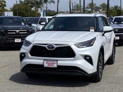 Certified 2026 Toyota Highlander XLE AWD/4WD image 46