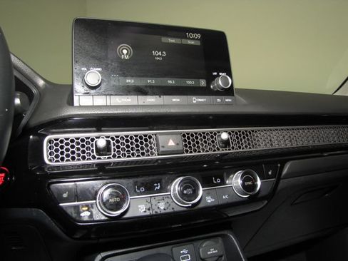 Certified 2024 Honda Civic EX image 7