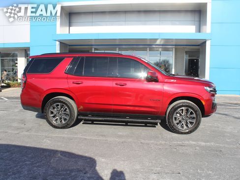 Certified 2024 Chevrolet Tahoe Z71 w/ Luxury Package image 3