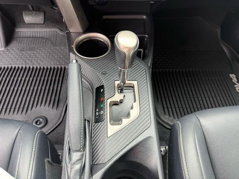 Used 2014 Toyota RAV4 Limited image 31