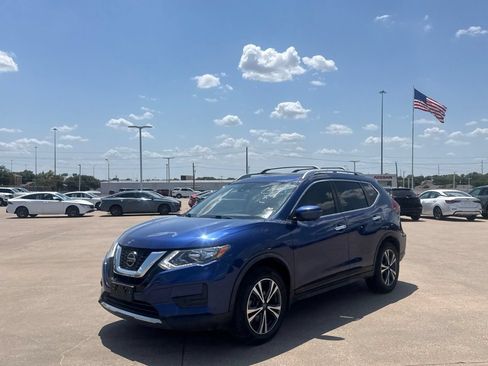 Used 2019 Nissan Rogue SV w/ Sun & Sound Touring Package FWD image 8
