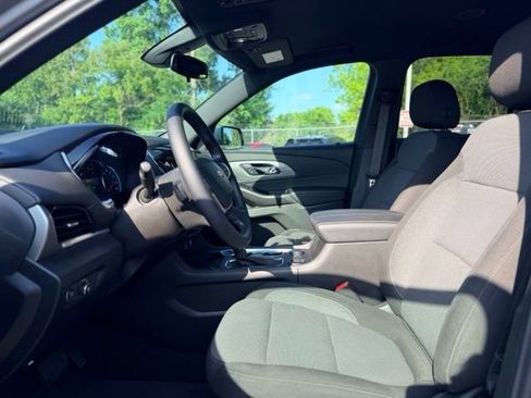 Used 2023 Chevrolet Traverse LT AWD/4WD image 7