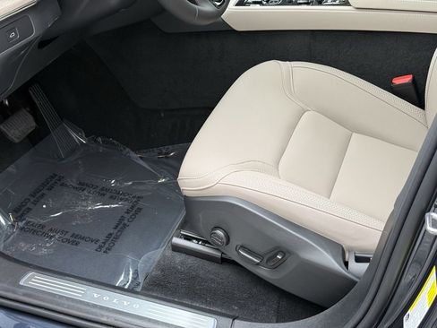 New 2026 Volvo XC90 B6 Plus w/ Protection Package Premier image 15