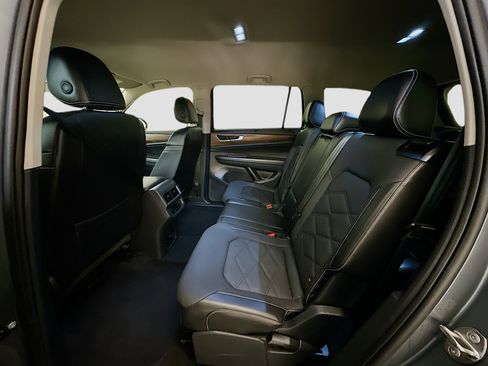 Used 2024 Volkswagen Atlas SE image 29