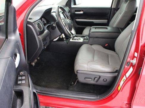 Used 2021 Toyota Tundra SR5 w/ SR5 Leather Package AWD/4WD image 15