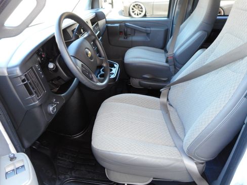 Used 2017 Chevrolet Express 3500 LT w/ LT Preferred Equipment Group RWD image 14