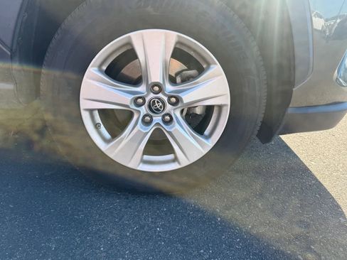 Used 2019 Toyota RAV4 XLE image 6