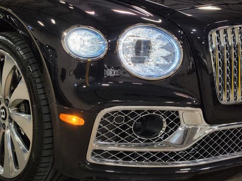 Used 2021 Bentley Flying Spur V8 AWD/4WD image 14