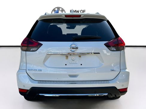 Used 2019 Nissan Rogue SL w/ Premium Package image 5