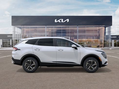 New 2025 Kia Sportage LX image 7