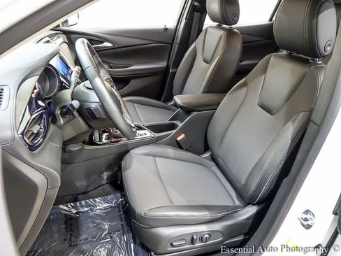 Used 2023 Buick Encore GX Preferred w/ Cold Weather Comfort Package FWD image 9
