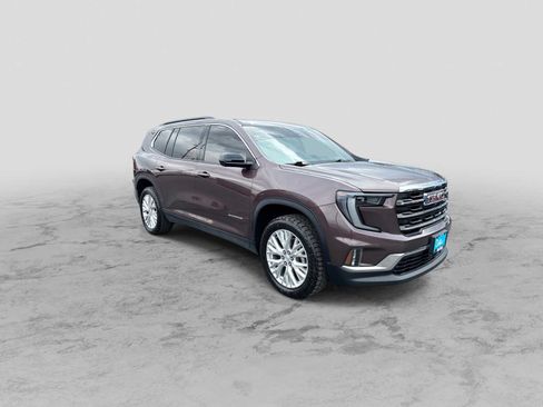 Used 2024 GMC Acadia Elevation w/ Luxury Package AWD/4WD image 2