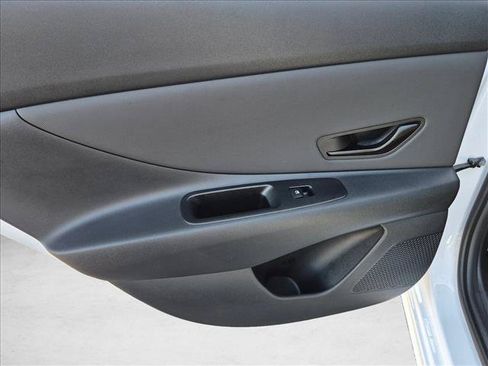 Certified 2025 Hyundai Elantra SEL FWD image 21