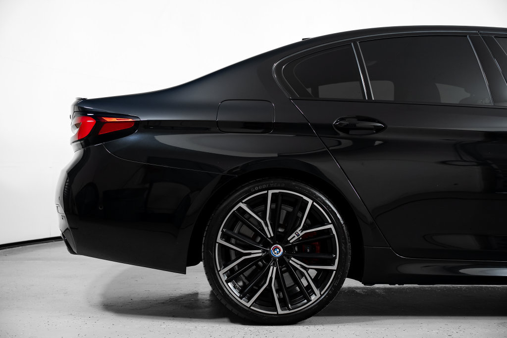 Used 2023 BMW M550i xDrive AWD/4WD image 6